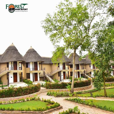 Forest Park Resort Buloba ภายนอก รูปภาพ