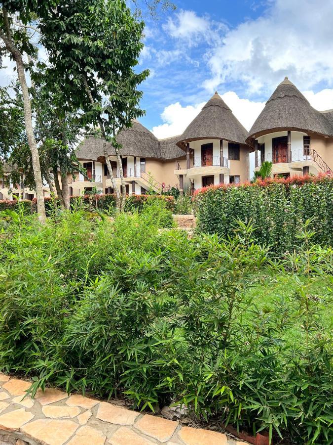 Forest Park Resort Buloba ภายนอก รูปภาพ
