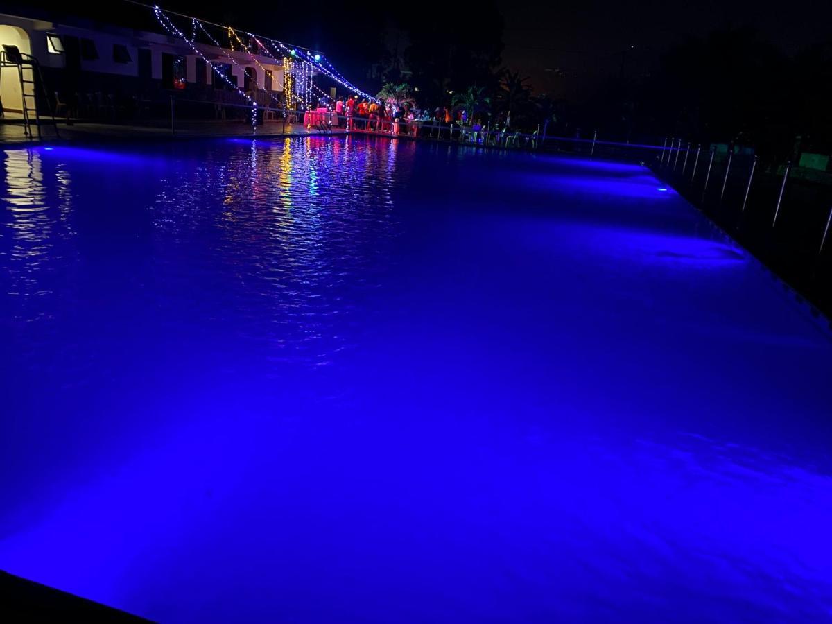 Forest Park Resort Buloba ภายนอก รูปภาพ
