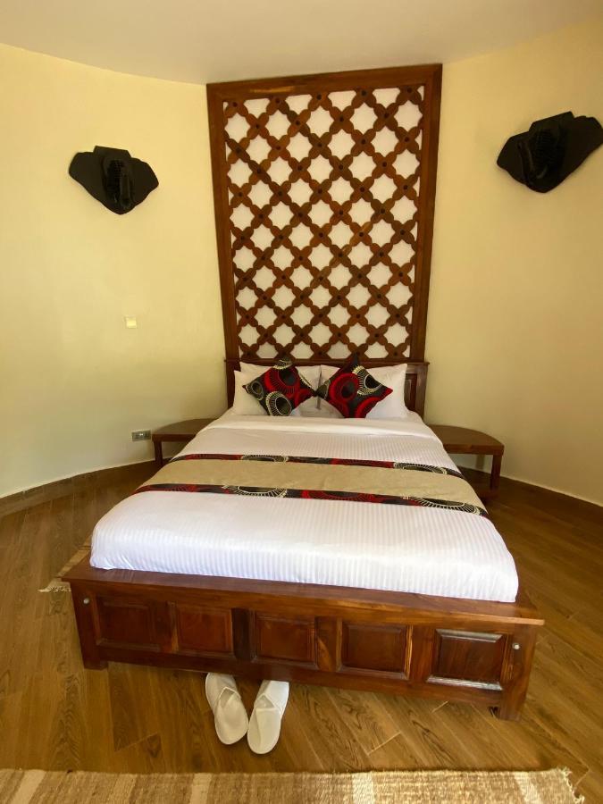 Forest Park Resort Buloba ภายนอก รูปภาพ