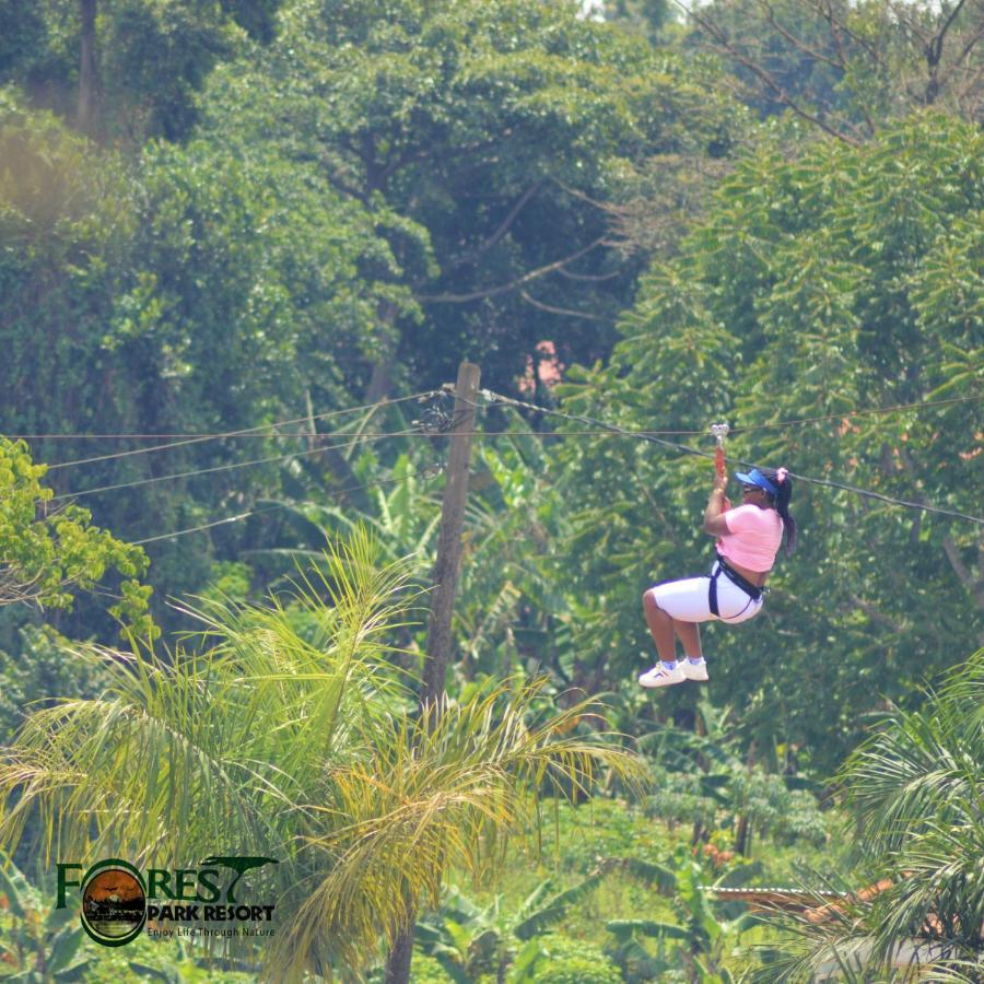 Forest Park Resort Buloba ภายนอก รูปภาพ