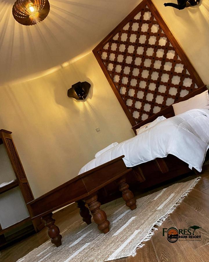 Forest Park Resort Buloba ภายนอก รูปภาพ