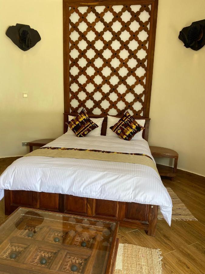Forest Park Resort Buloba ภายนอก รูปภาพ