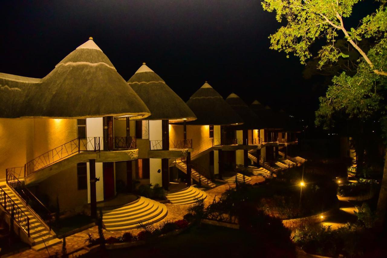 Forest Park Resort Buloba ภายนอก รูปภาพ